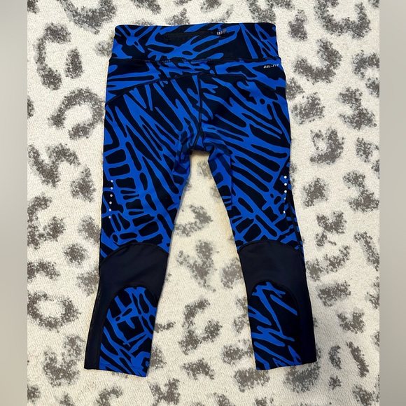 Nike Dri-Fit Running Capris - Picture 3 of 8